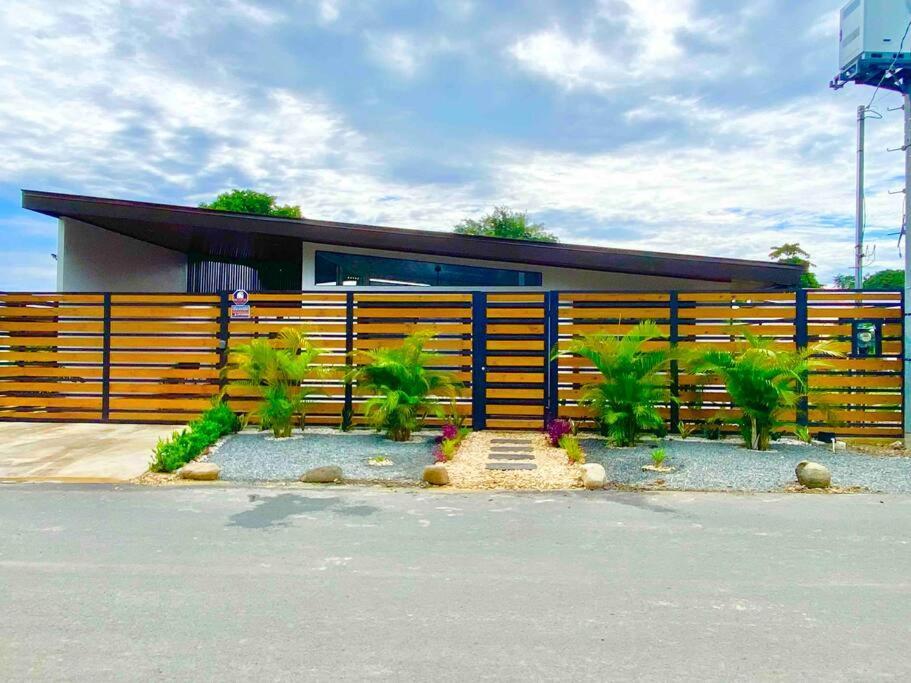 Casa Coral - Great Location - High Speed Internet Villa อูวีตา ภายนอก รูปภาพ